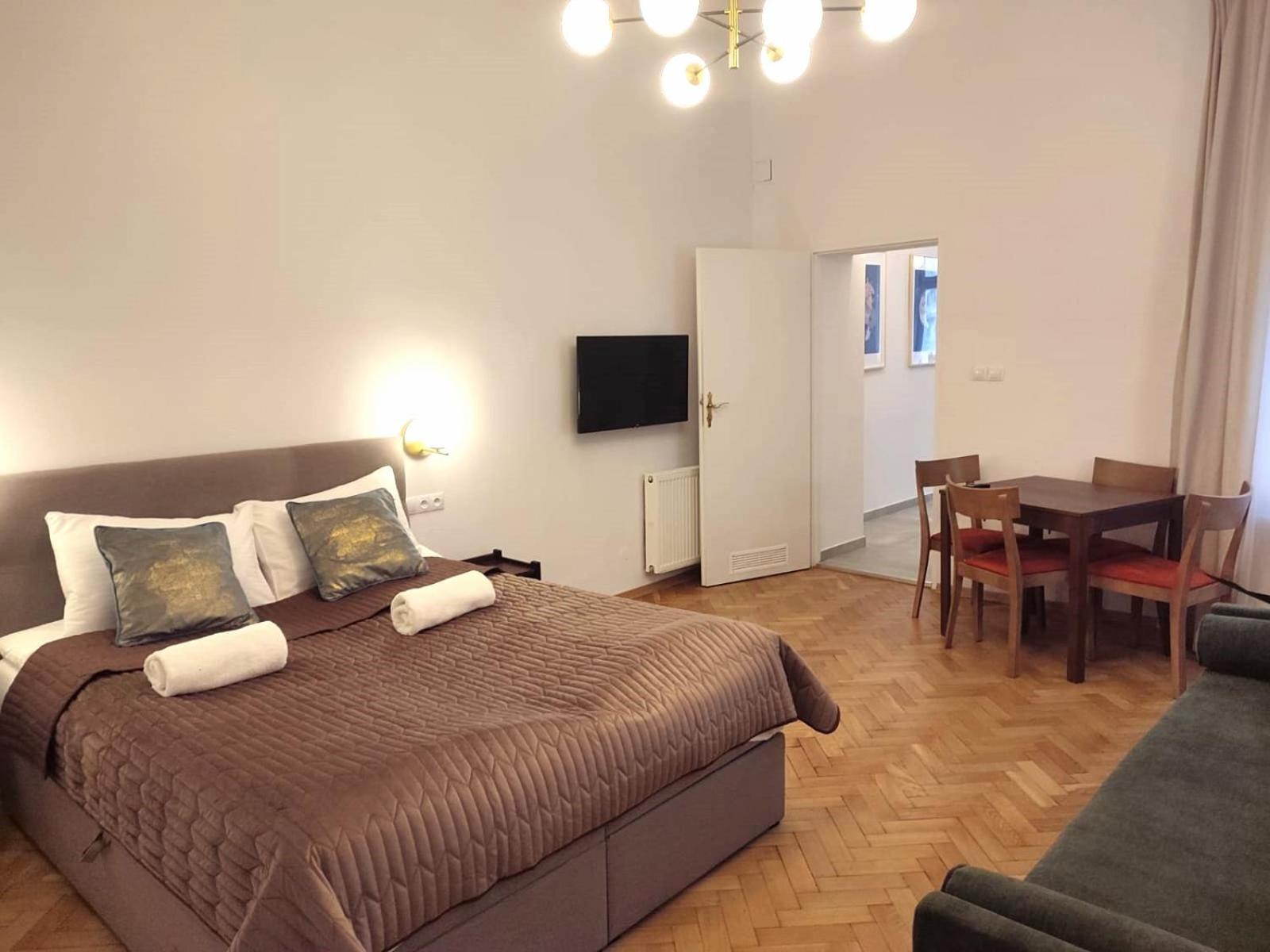 Unique Style Apartments Old Town - 25 Min From The Airport - By Homelike Krakow Dış mekan fotoğraf