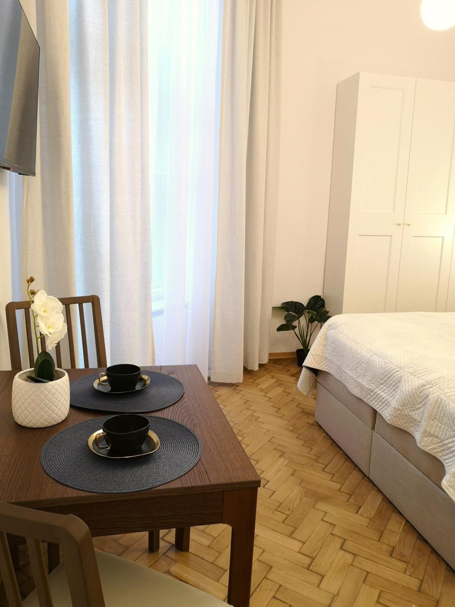 Unique Style Apartments Old Town - 25 Min From The Airport - By Homelike Krakow Dış mekan fotoğraf