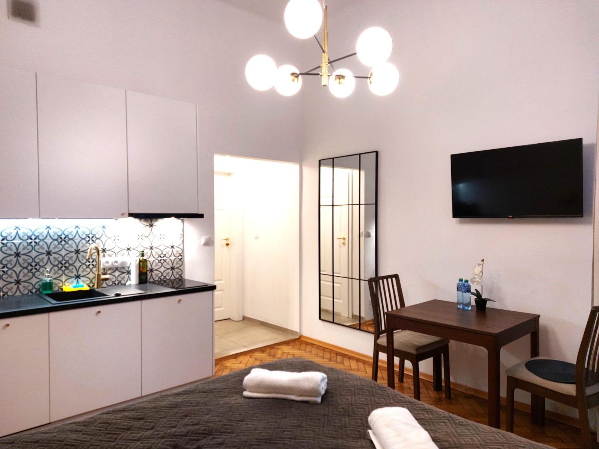 Unique Style Apartments Old Town - 25 Min From The Airport - By Homelike Krakow Dış mekan fotoğraf